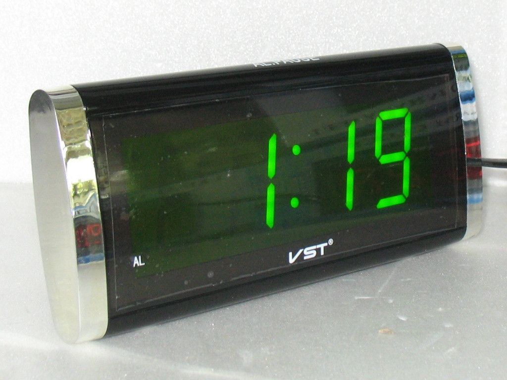 Стильные часы с будильником vst-730-4 салатовые