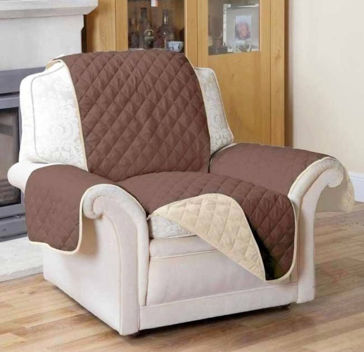 Накидка на кресло универсальная двухсторонняя стеганая Couch Coat, защитное покрывало водонепроницаемое, водоотталкивающая, защитит от шерсти, воды и грязи,  для спинки и сиденья, и для обоих подлокотников кресла