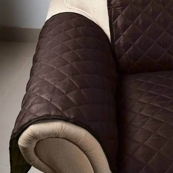 Накидка на кресло универсальная двухсторонняя стеганая Couch Coat, защитное покрывало водонепроницаемое, водоотталкивающая, защитит от шерсти, воды и грязи,  для спинки и сиденья, и для обоих подлокотников кресла