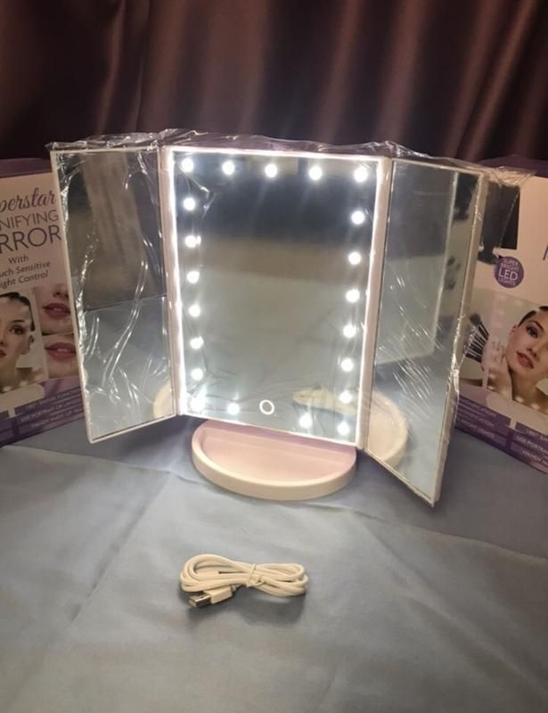 Тройное косметическое зеркало для макияжа с LED подсветкой Magic Makeup Mirror