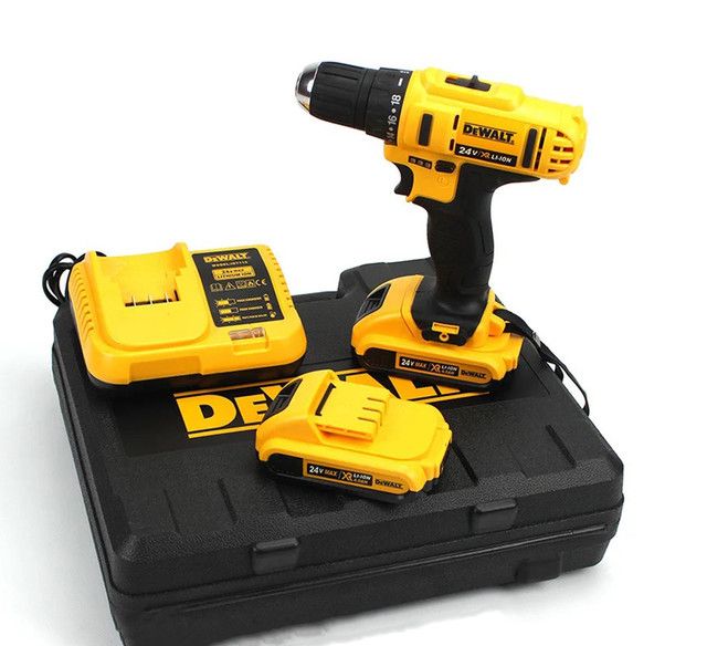 Аккумуляторный шуруповерт Dewalt DCD771 24V с набором инструментов в кейсе, Деволт