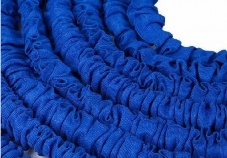 Компактный универсальный легкий Шланг садовый для полива Magic Hose 75 метров растягивающийся с распылителем, увеличивается и уменьшается автоматически, сверхпрочный и износостойкий поливочный с пулевизатором