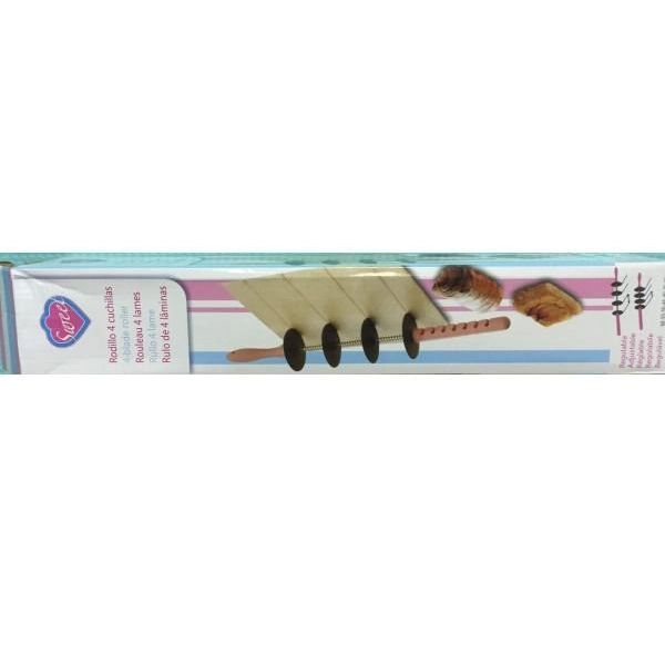 Скалка функциональная ручная для нарезки теста Sweet с четырьмя ножами для резки листового теста на четыре равные полосы, регулировка расстояния между лезвиями, универсальная практичная при приготовлении кондитерских изделий или лапши