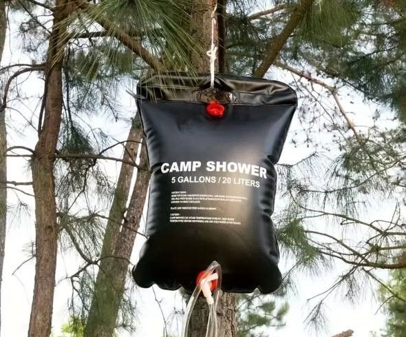 Переносной душ Camp Shower 20 литров, Мобильный походный душ для кемпинга, туристов, дачников, герметичный складной прочный надежный подвесной летний душ, насыщенный черный для лучшего нагрева от солнечных лучей